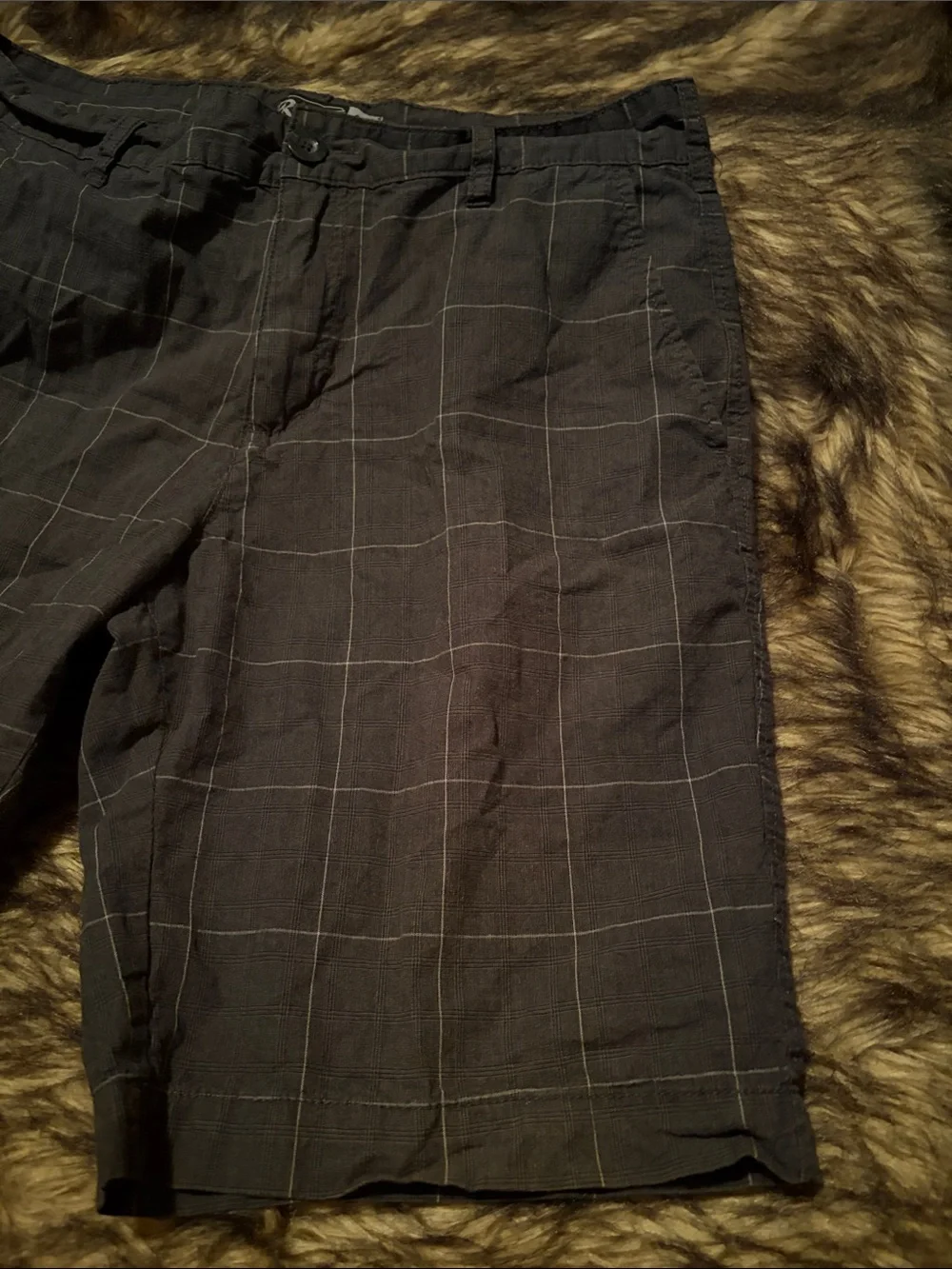 Retrofit Men’s Charcoal Gray Windowpane Flat-Front Shorts